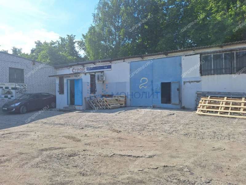 здание под торговую площадь на Октябрьской улице город Дзержинск