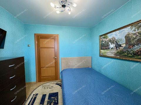 3-komnatnaya-ul-verhnepecherskaya-d-8 фото